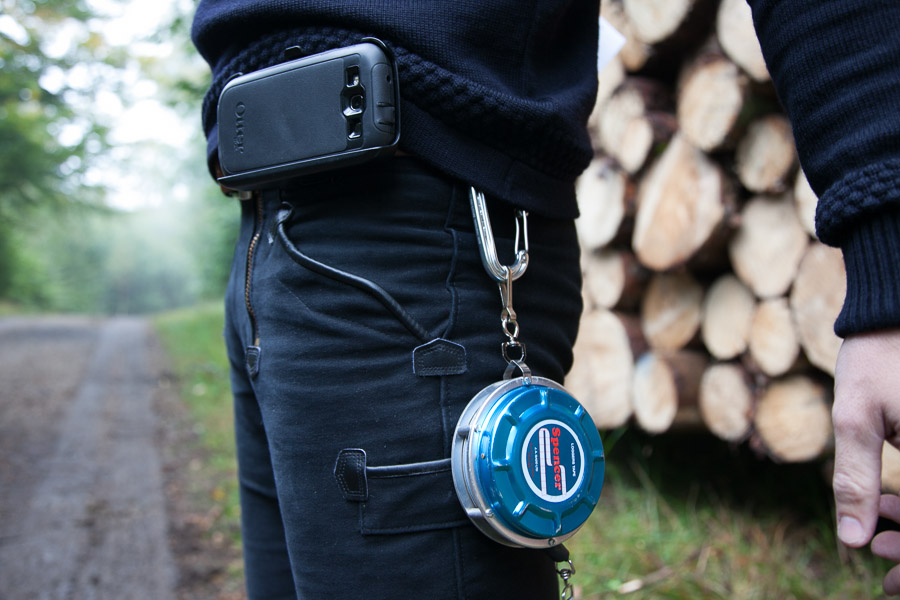 Udstyret: Smartphone og målebånd